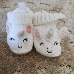 Newborn unicorn knit booties